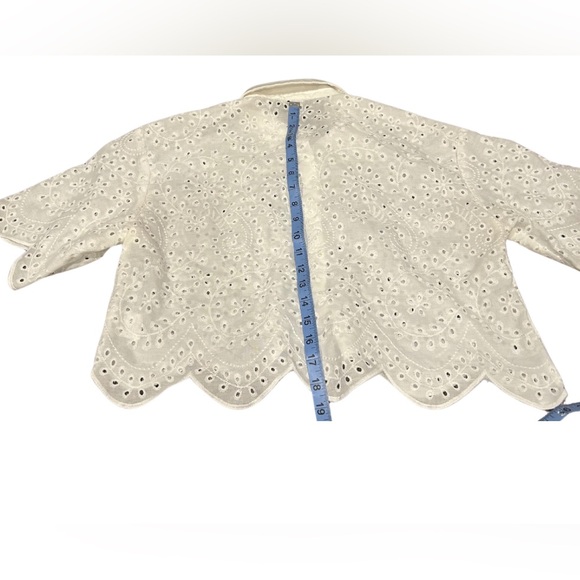 White Eyelet Short Sleeve Button Down Scallop Hem Shirt | Size Medium - Picture 7 of 7